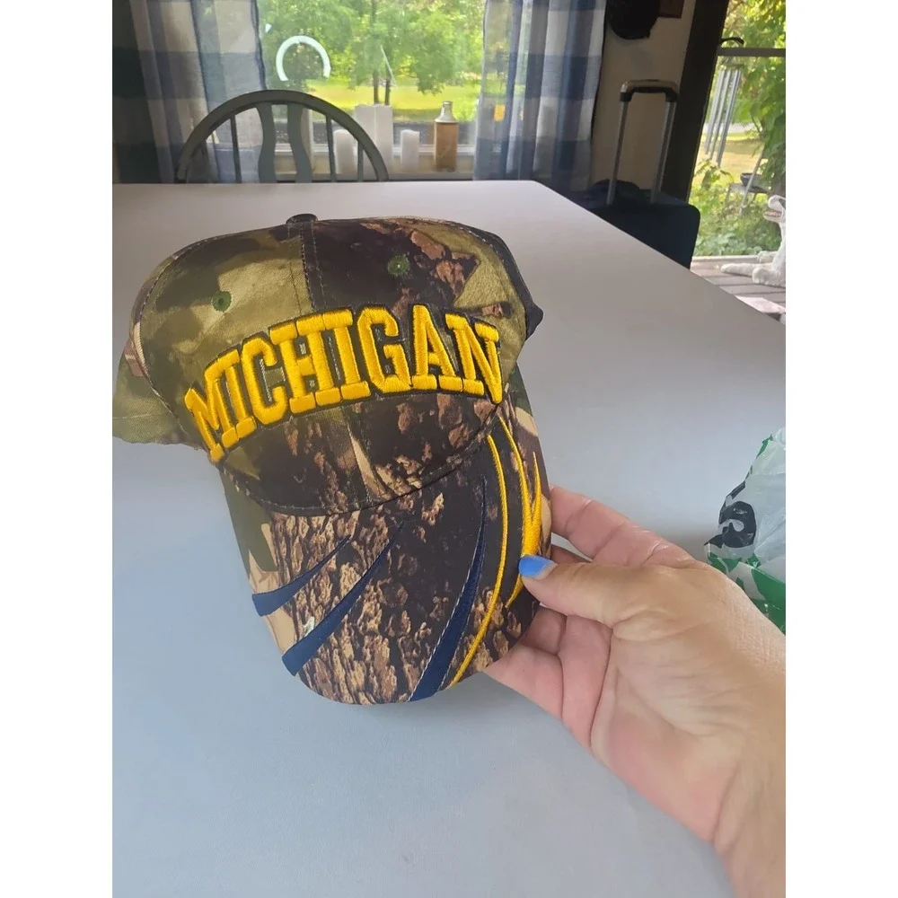 Michigan  Wolverines Como Hat Cap Zephyr Adjustable Strap Cotton- One Size